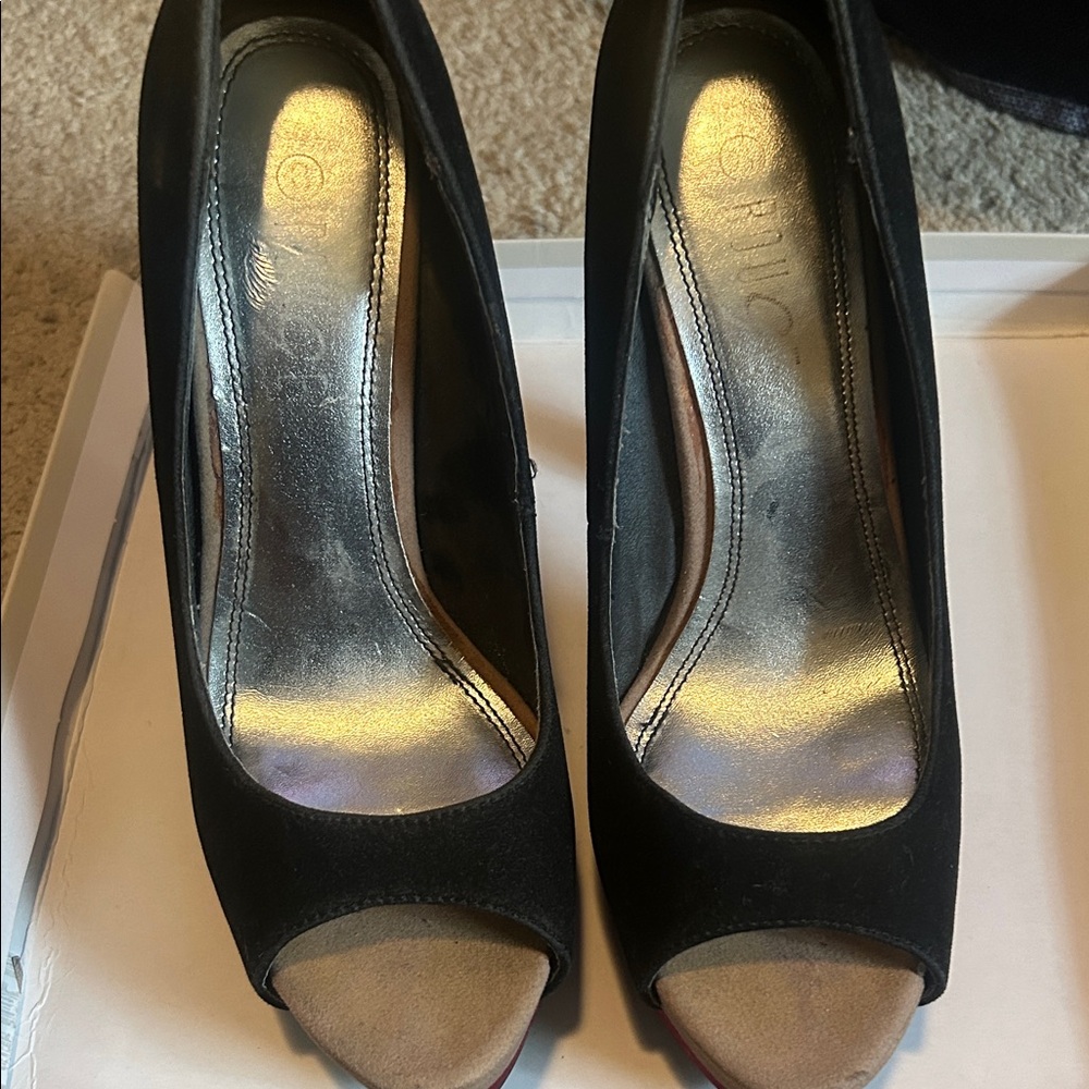 Rouge! Black Peep-Toe Heels